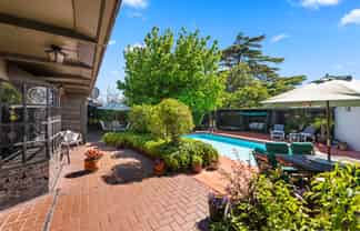 56 New Renwick Road, Burleigh