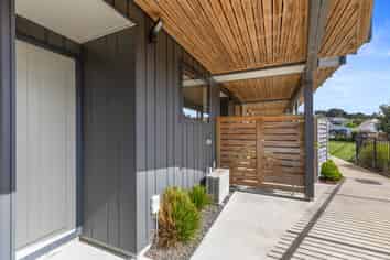 2/29 Montgomery Road, Judea