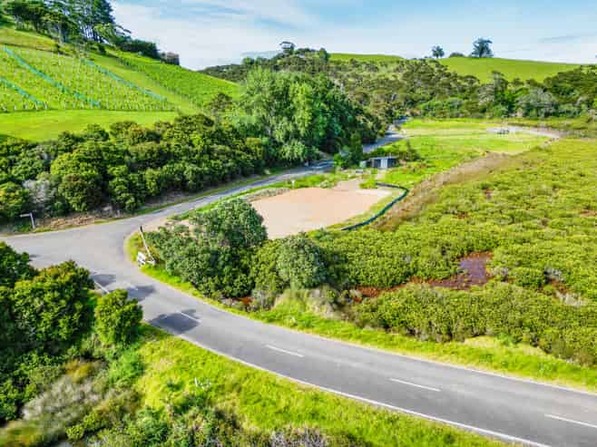 335 Gordons Road, Waiheke Island