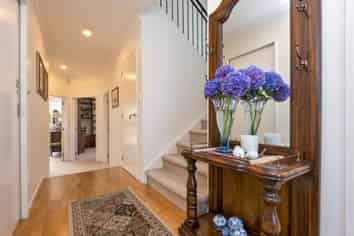 14 Bay Road, Saint Heliers