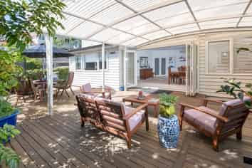 14 Bay Road, Saint Heliers