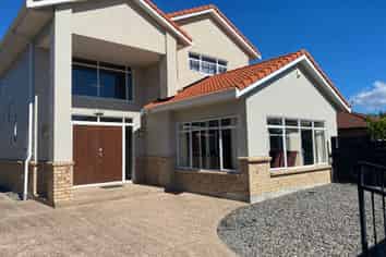 6 Garvan Glen, Pyes Pa