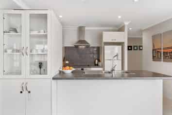 5 Tarn Close, Pyes Pa