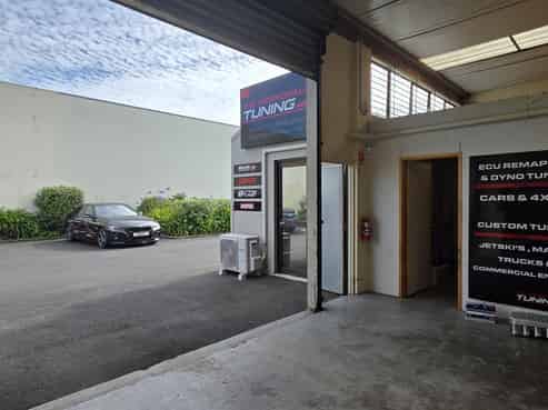 CBRE | Versatile Henderson Valley Unit