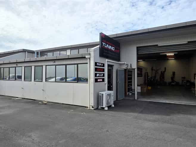 CBRE | Versatile Henderson Valley Unit