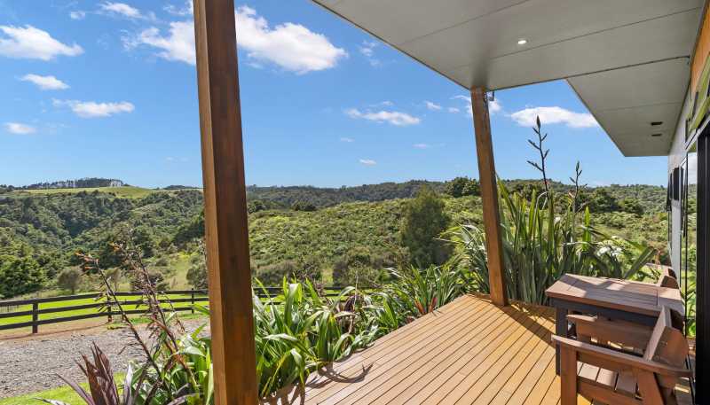 1140 Russell Road, Helena Bay