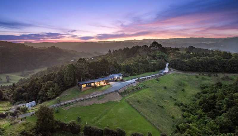 1140 Russell Road, Helena Bay