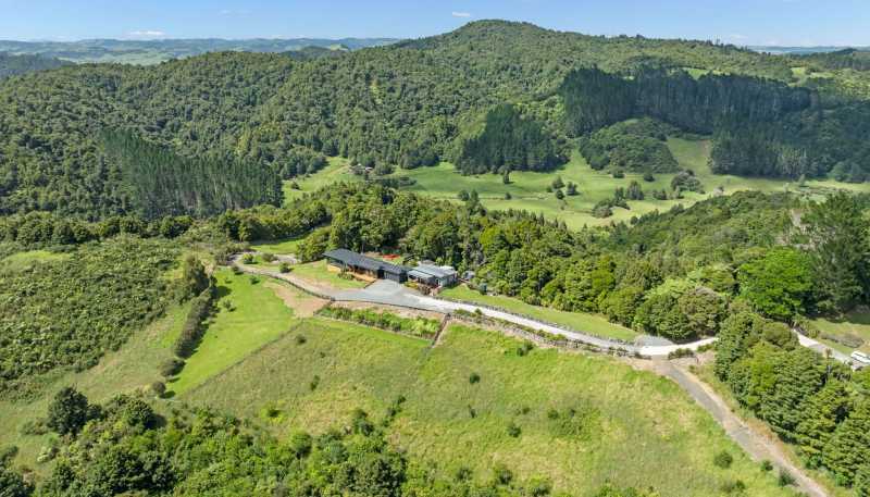 1140 Russell Road, Helena Bay