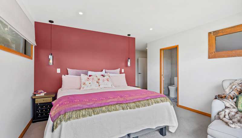 1140 Russell Road, Helena Bay