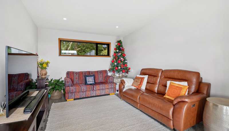 1140 Russell Road, Helena Bay