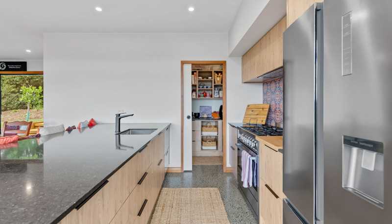 1140 Russell Road, Helena Bay