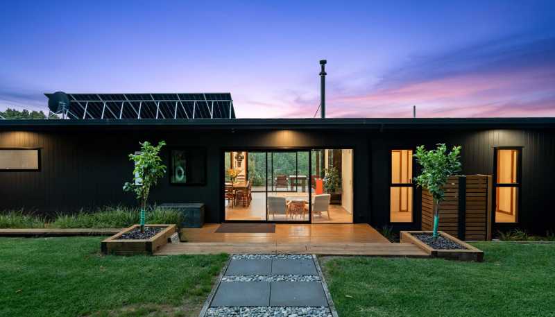 1140 Russell Road, Helena Bay