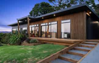 1140 Russell Road, Helena Bay