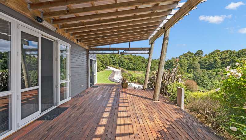 1140 Russell Road, Helena Bay
