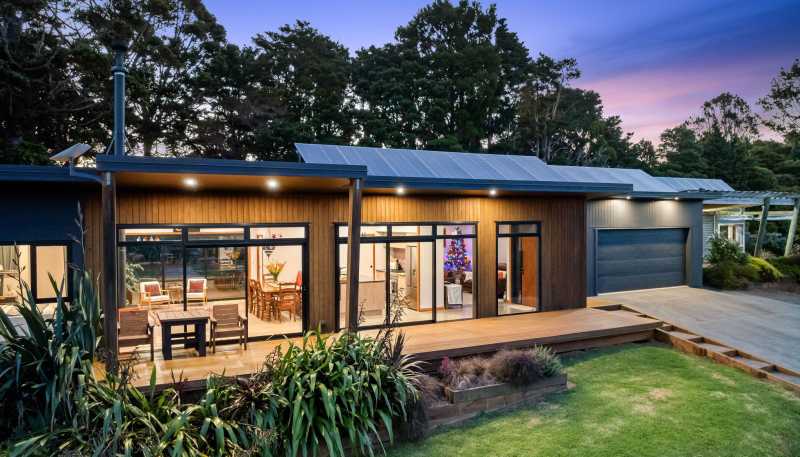 1140 Russell Road, Helena Bay