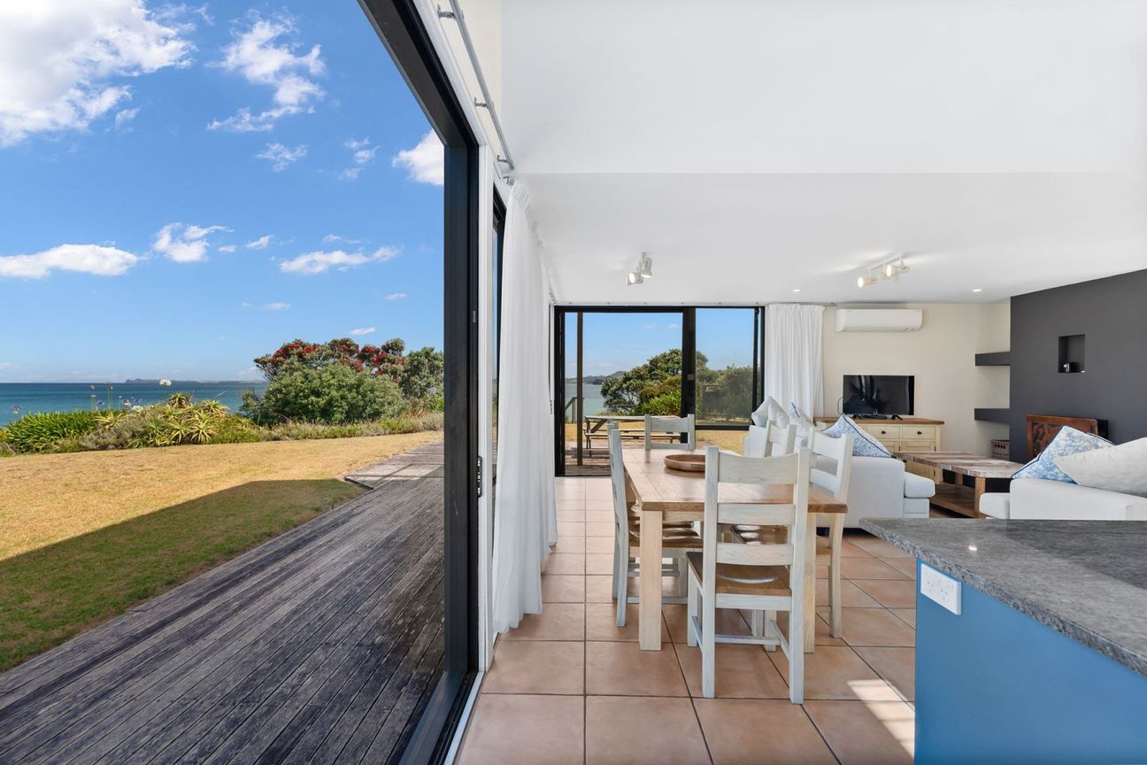 A beachfront to hold for generations - Fler
