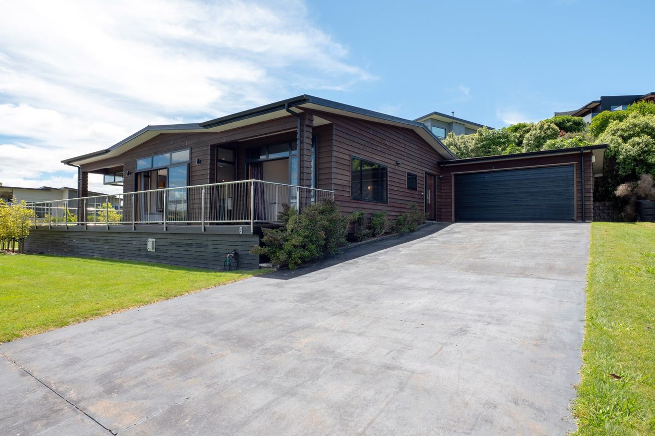 Price Slashed – Lake Views & Immediate Opportunity - Widok 3