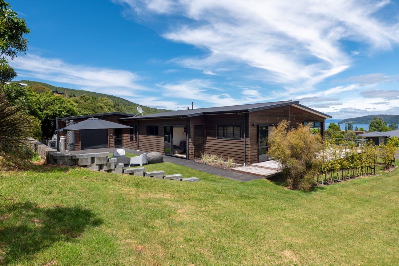 Price Slashed – Lake Views & Immediate Opportunity - Widok 5