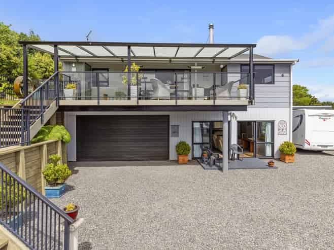 6 Turangitukua Terrace, Whareroa