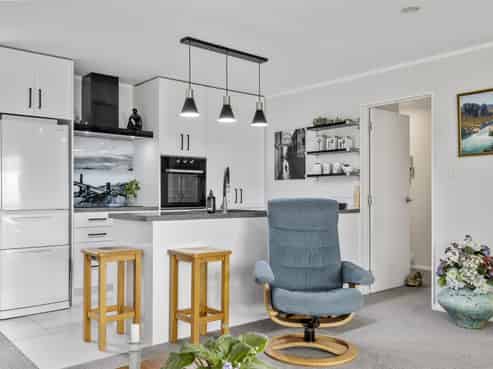 6 Turangitukua Terrace, Whareroa