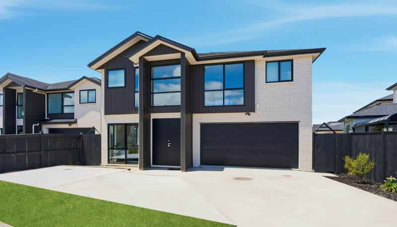 15 Downpatrick Drive, Flat Bush