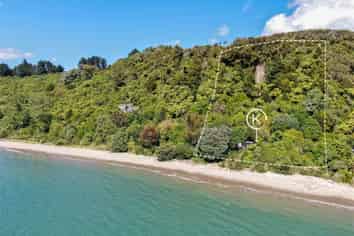 87 Beach Road, Collingwood