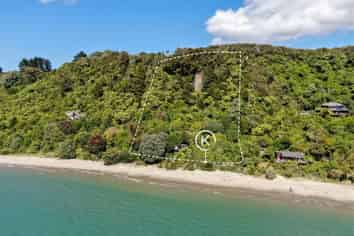 87 Beach Road, Collingwood