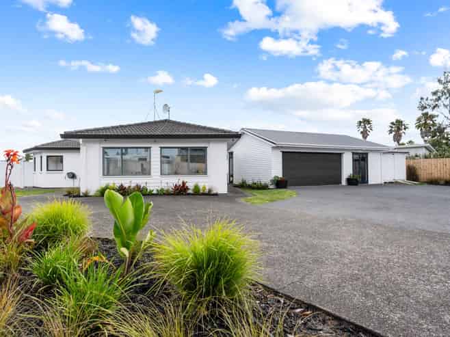 1162 East Coast Road, Kaiaua