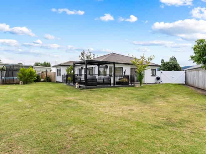 1162 East Coast Road, Kaiaua