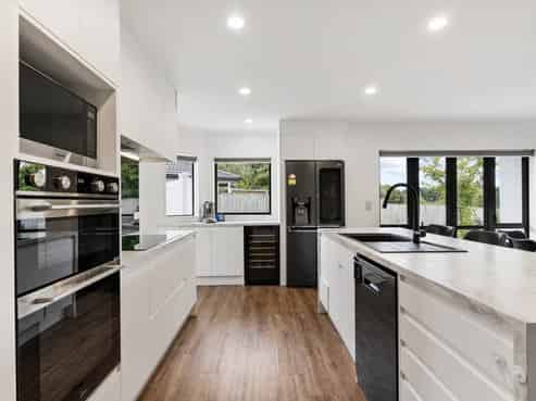 1162 East Coast Road, Kaiaua