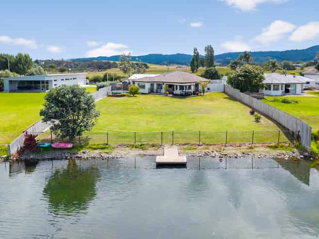 1162 East Coast Road, Kaiaua