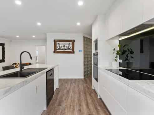 1162 East Coast Road, Kaiaua