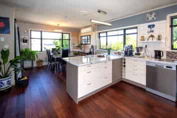 470 Pages Road, Aranui