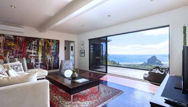 20 Piha Road, Piha