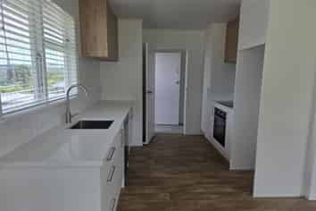 56 Thomas Crescent, Henderson