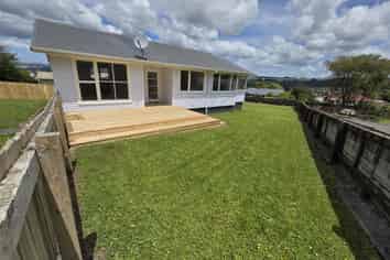 56 Thomas Crescent, Henderson