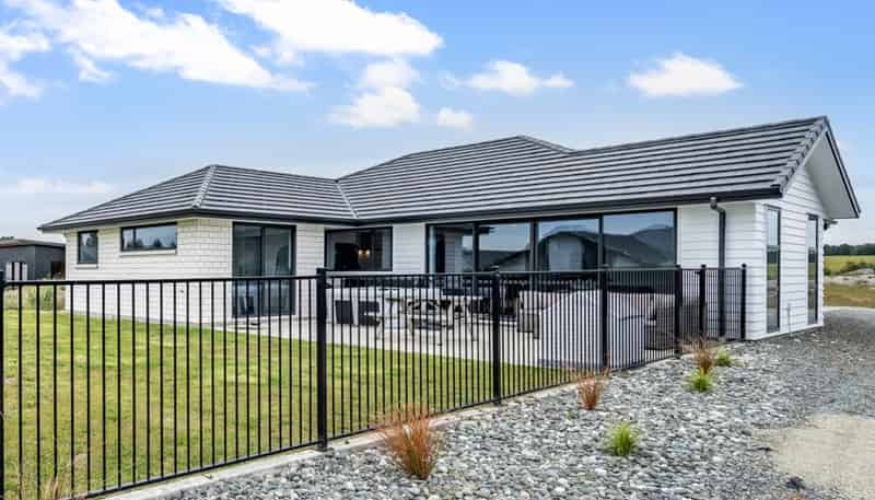 14 Ralph Moir Drive, Te Anau