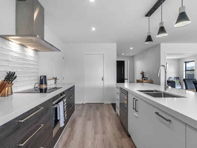 14 Ralph Moir Drive, Te Anau