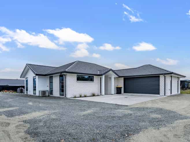 14 Ralph Moir Drive, Te Anau