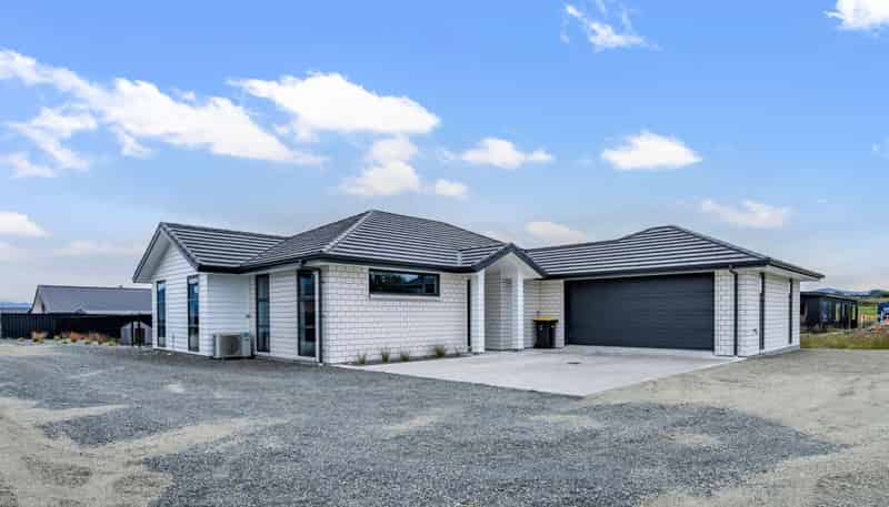 14 Ralph Moir Drive, Te Anau