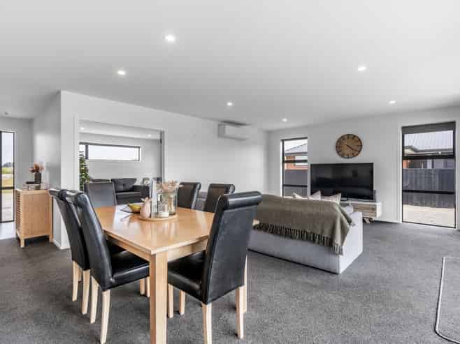 14 Ralph Moir Drive, Te Anau