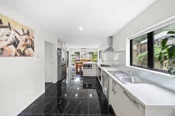 5E James Road, Manurewa