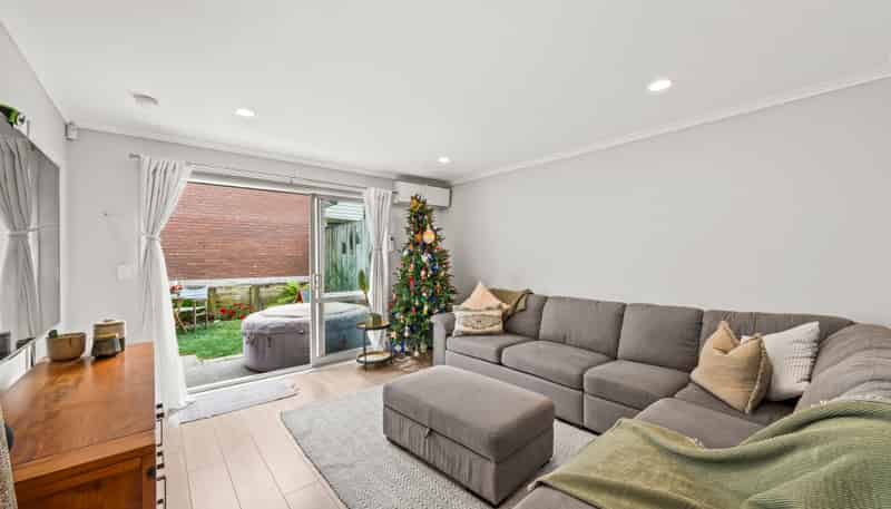 9 Akeake Lane, Manurewa