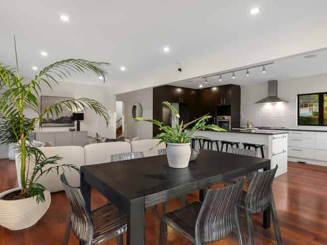 13 Knightsbridge Drive, Forrest Hill