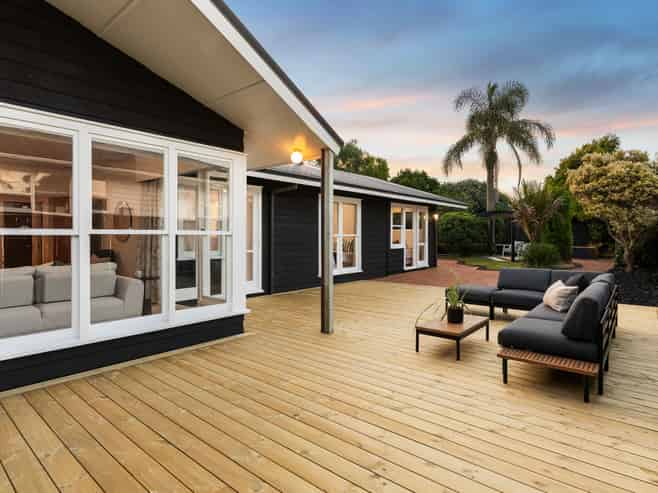 9 Tudward Glade, Hillcrest