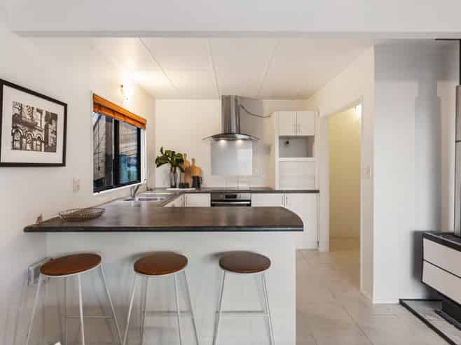 251 Sunset Road, Sunnynook