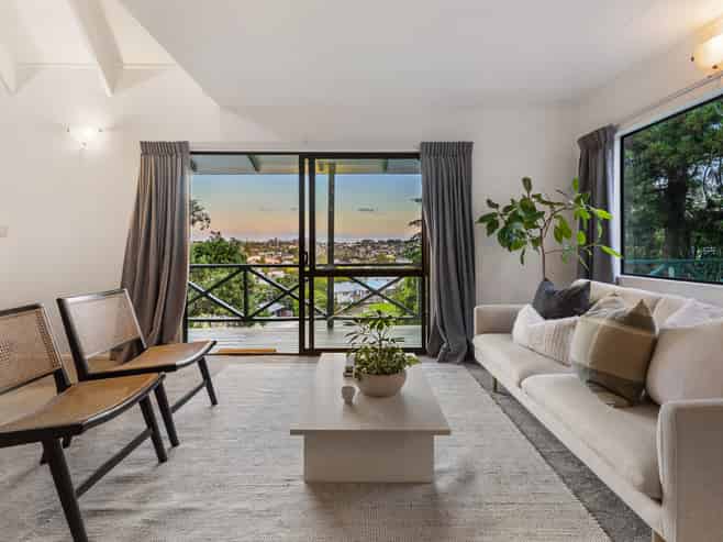 251 Sunset Road, Sunnynook