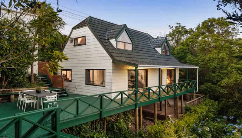 251 Sunset Road, Sunnynook