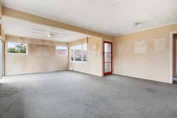 2/28 Mckean Avenue, Manurewa