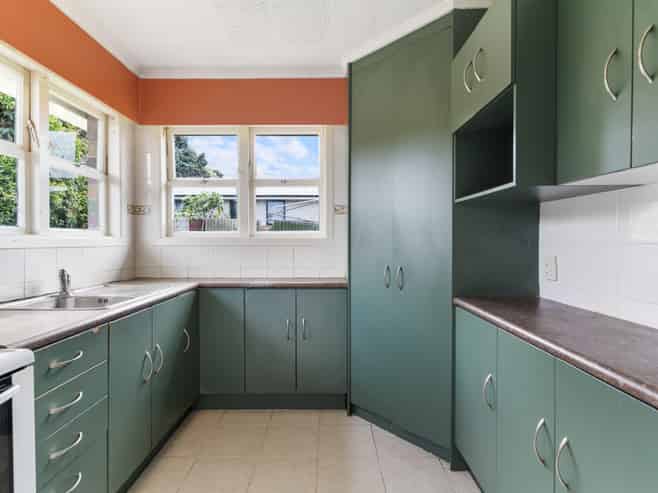 2/28 Mckean Avenue, Manurewa